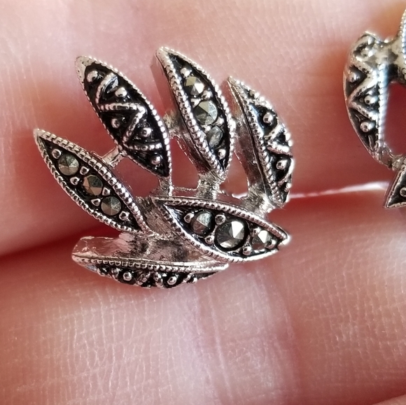 Vintage earrings D'Orlan clip on silver tone spike spiky marcasite - Picture 2 of 12